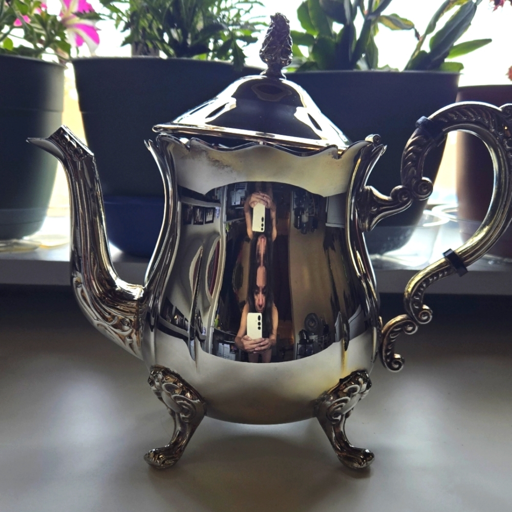 Silver Plated Teapot with Victorian Styled Designed Lid and Handle - Picture 2 of 8
